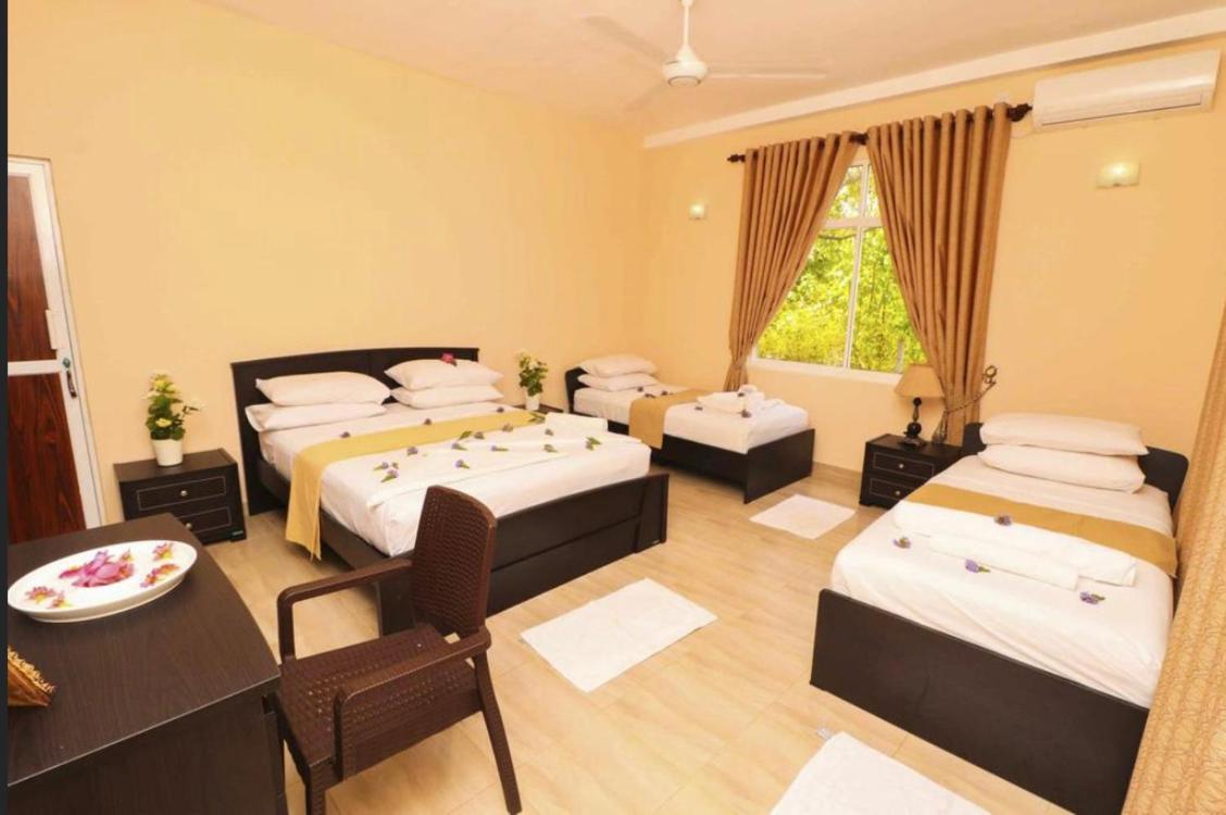 Peacock Resort Anuradhapura Esterno foto