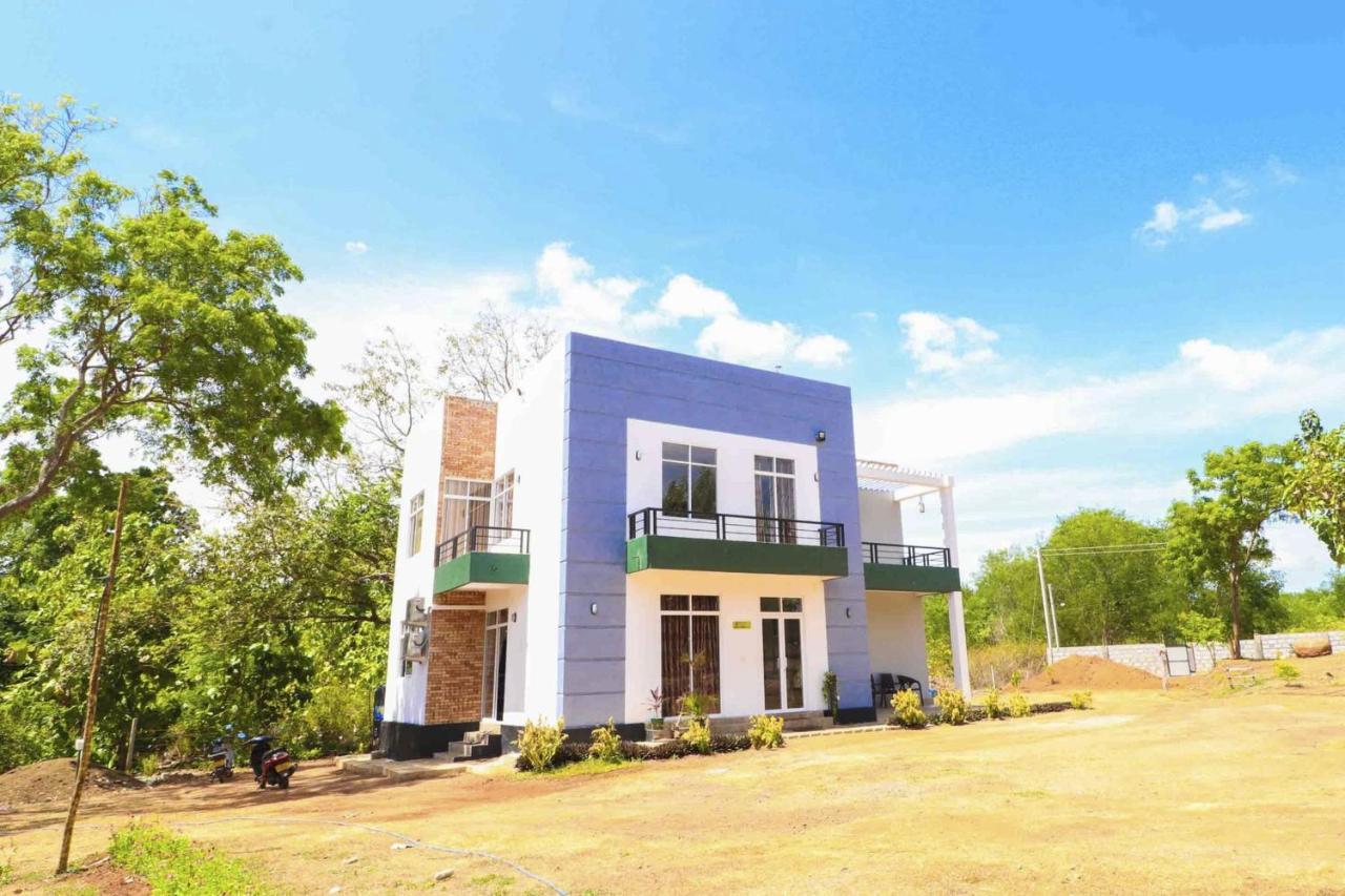 Peacock Resort Anuradhapura Esterno foto